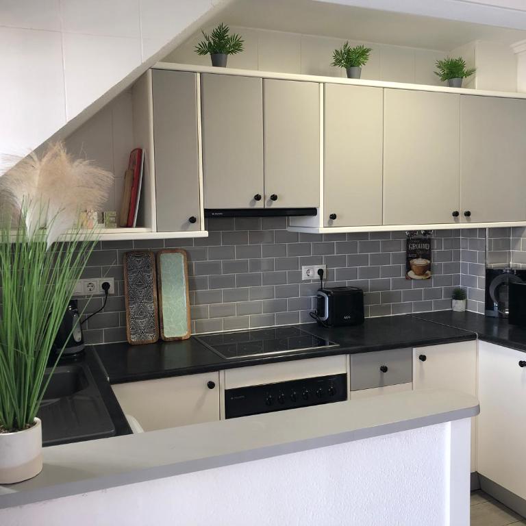 Appartement Happinez roof terrace close to beach - Two-Bedroom Apartment - 5