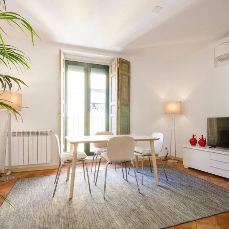 Bright Stylish Malasaña - Madrid City Centre - Apartment - 2