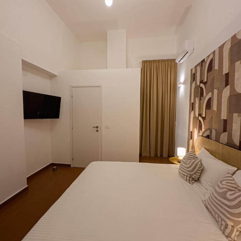Mimì Neapolitan Stay - Napoli Centrale - Double Room with Private Bathroom - 7