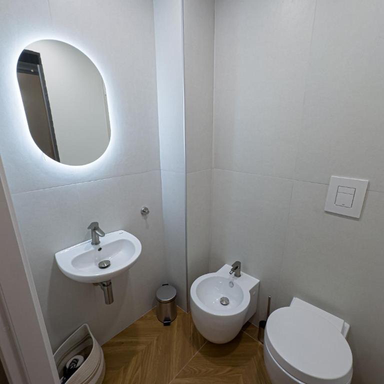 Mimì Neapolitan Stay - Napoli Centrale - Double Room with Private Bathroom - 5