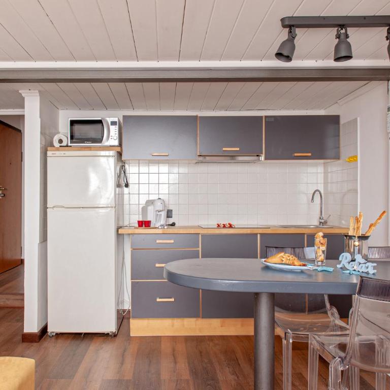 Sea Breeze Loft by Pleiades Home - Apartment - 4