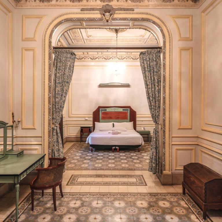 Hotel Real Toledo by Kavia - King Suite - 4