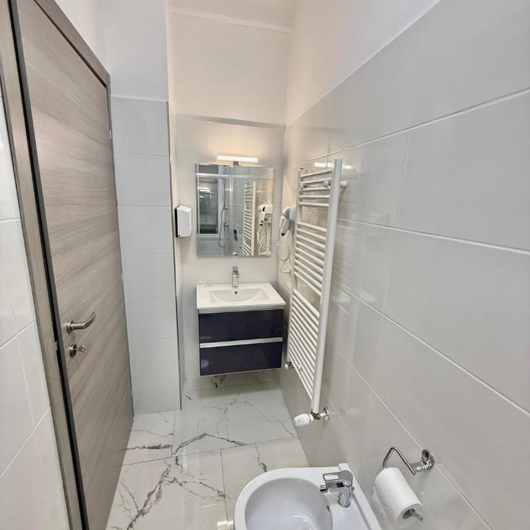 Luna Guest House - Camera Matrimoniale con Bagno Privato - 6