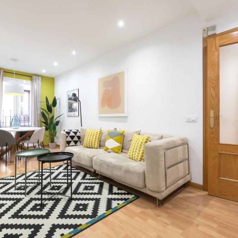 Cozy Apartment- 2BD 2BT- Malasaña - Two-Bedroom Apartment - 1