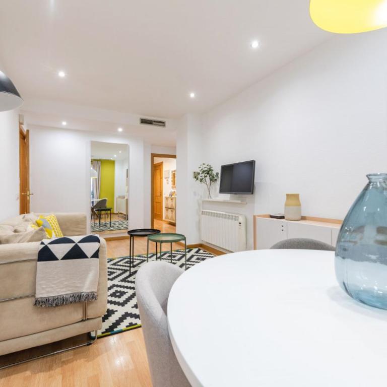 Cozy Apartment- 2BD 2BT- Malasaña - Two-Bedroom Apartment - 5