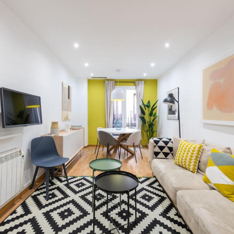 Cozy Apartment- 2BD 2BT- Malasaña - Two-Bedroom Apartment - 4