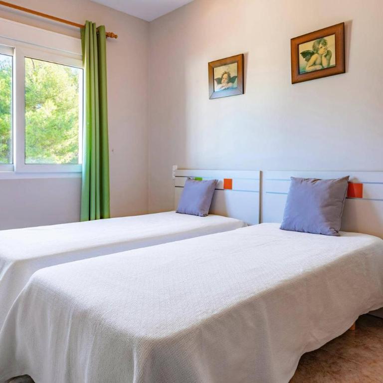 Villa Belinda by Villa Plus - Villa - 16