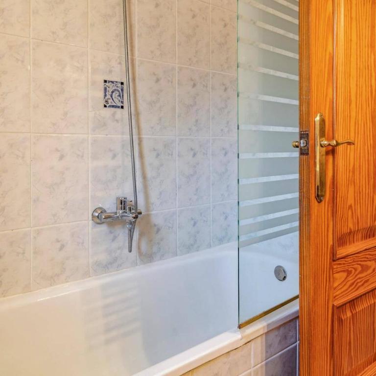 Villa Belinda by Villa Plus - Villa - 24