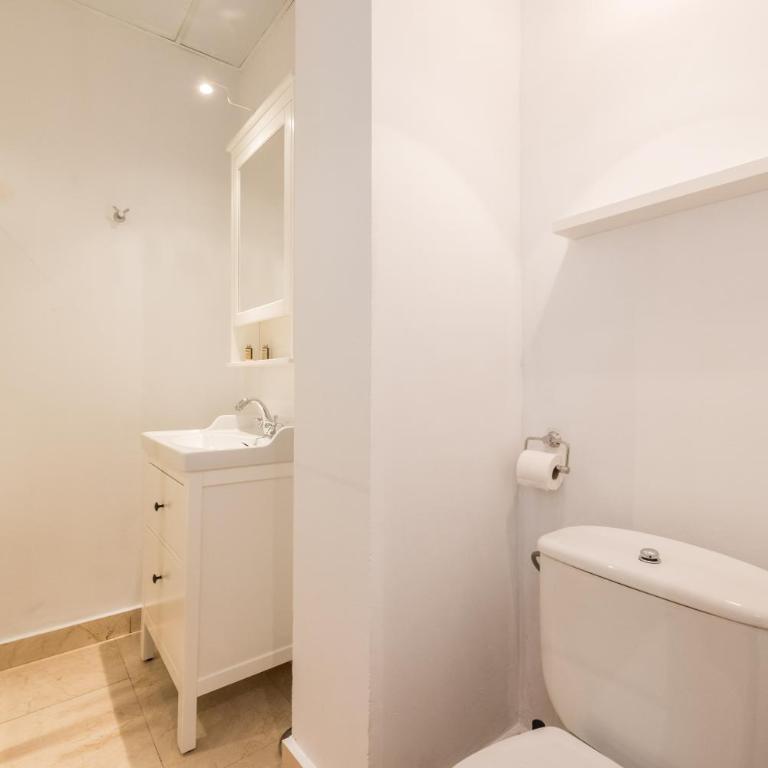 Apartamentos Alcalá - Superior Apartment - 9