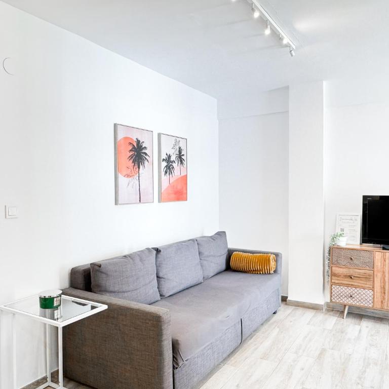 NUEVO, a 50 metros de la playa y con vistas al mar - Two-Bedroom Apartment - 19