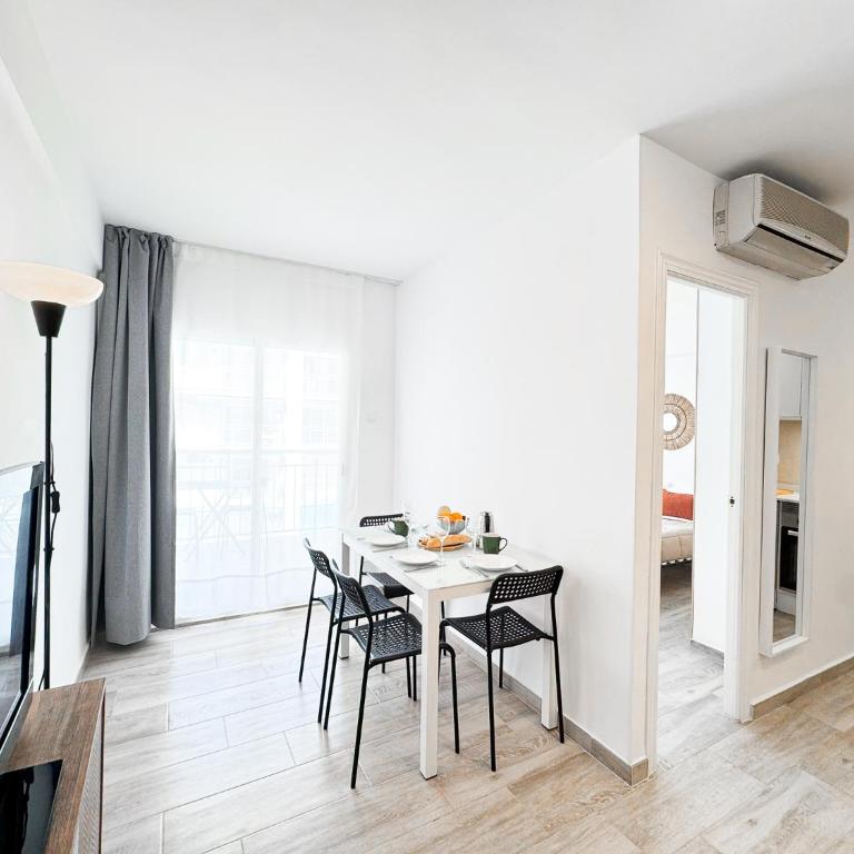NUEVO, a 50 metros de la playa y con vistas al mar - Two-Bedroom Apartment - 10