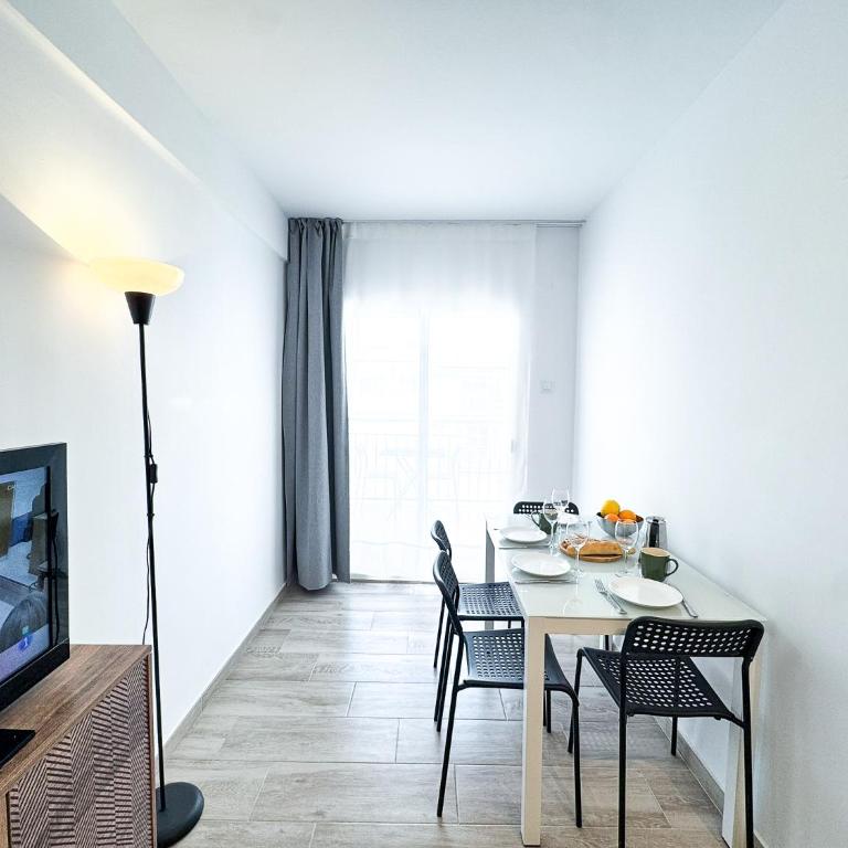 NUEVO, a 50 metros de la playa y con vistas al mar - Two-Bedroom Apartment - 8