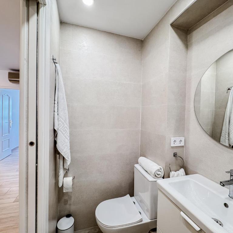 NUEVO, a 50 metros de la playa y con vistas al mar - Two-Bedroom Apartment - 27