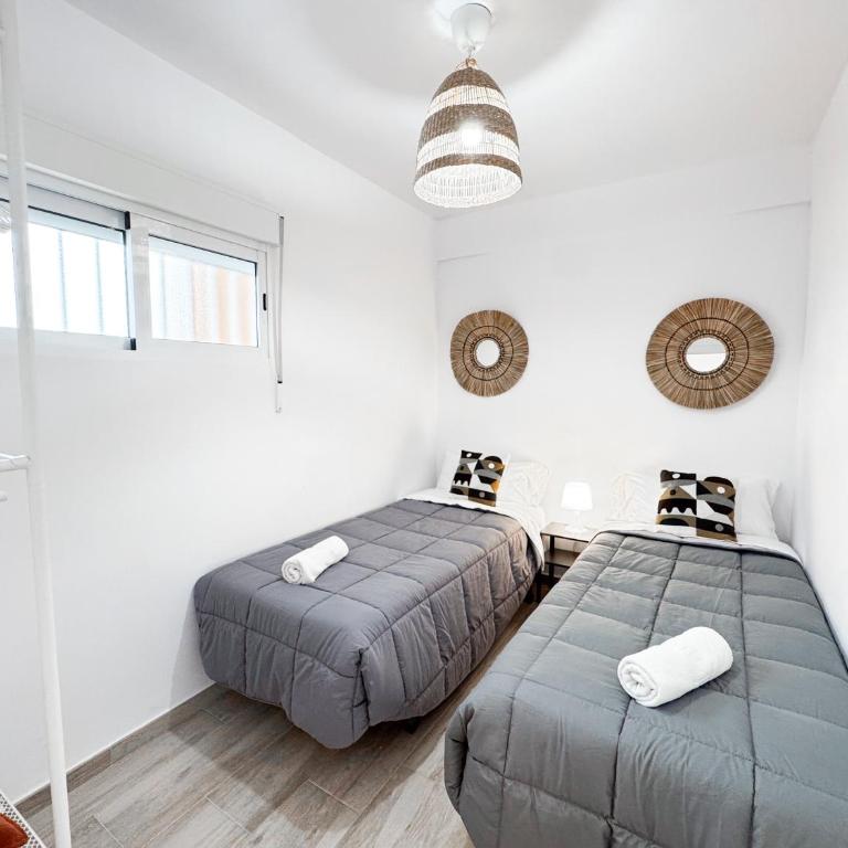 NUEVO, a 50 metros de la playa y con vistas al mar - Two-Bedroom Apartment - 23