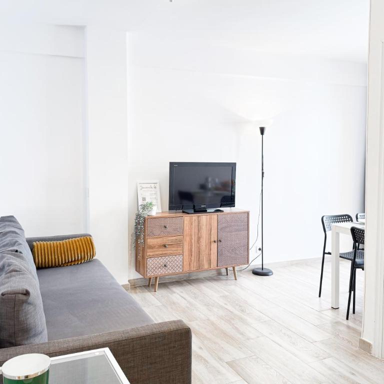 NUEVO, a 50 metros de la playa y con vistas al mar - Two-Bedroom Apartment - 22