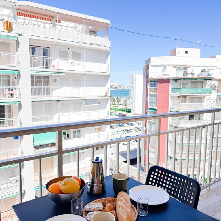 NUEVO, a 50 metros de la playa y con vistas al mar - Two-Bedroom Apartment - 30