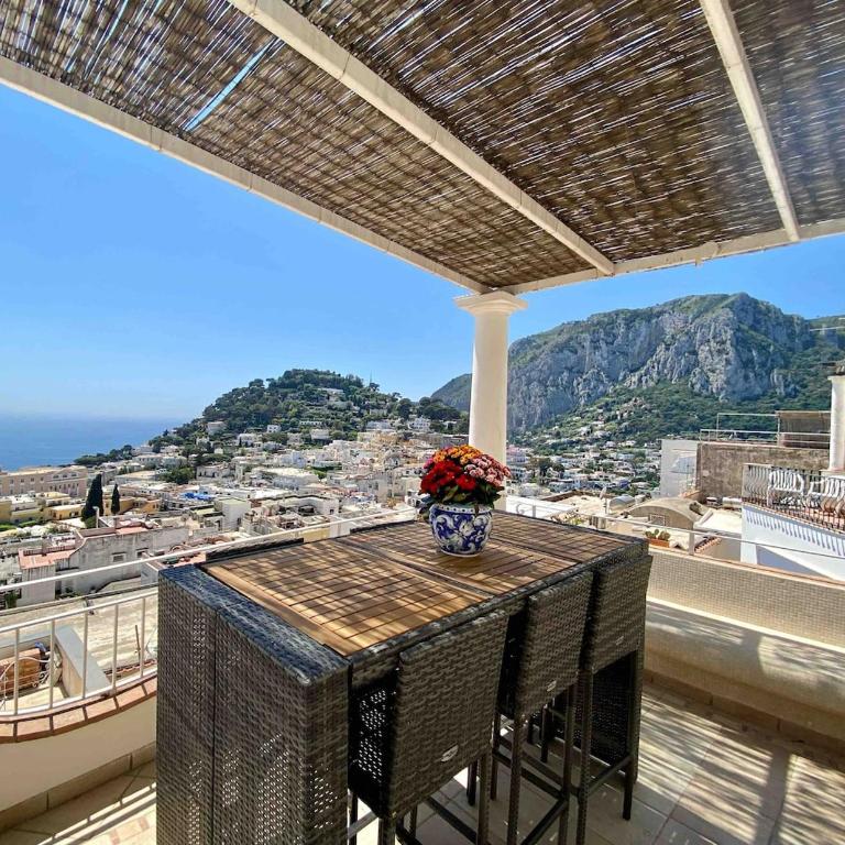 La Grande Perla 3 Bedroom Apartment - Three-Bedroom Apartment - 1