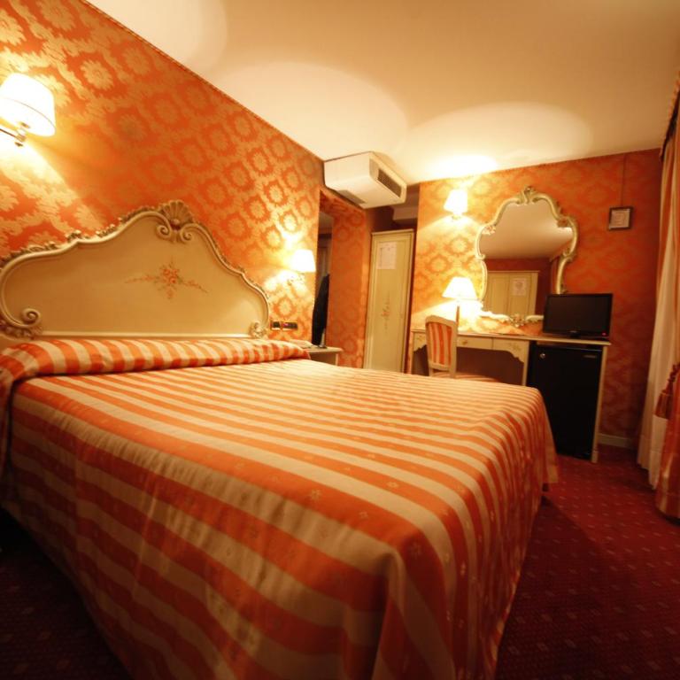 Hotel Lux - Camera Matrimoniale Standard - 1