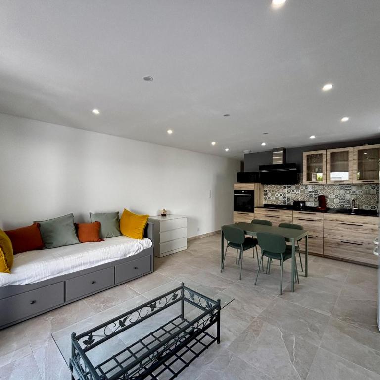 Superbe Appartement rénové à 150 mètres de la plage de Fréjus - Appartamento con 1 Camera da Letto - 1