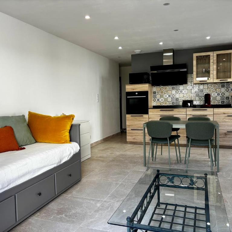 Superbe Appartement rénové à 150 mètres de la plage de Fréjus - Appartamento con 1 Camera da Letto - 8