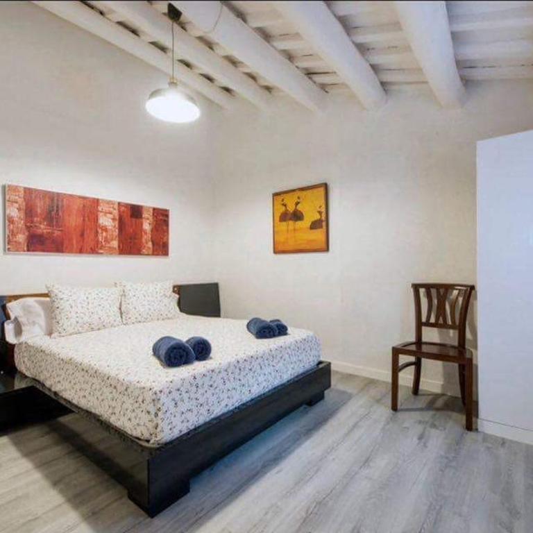 The Yellow House by MyRentalHost - Three-Bedroom House - 43
