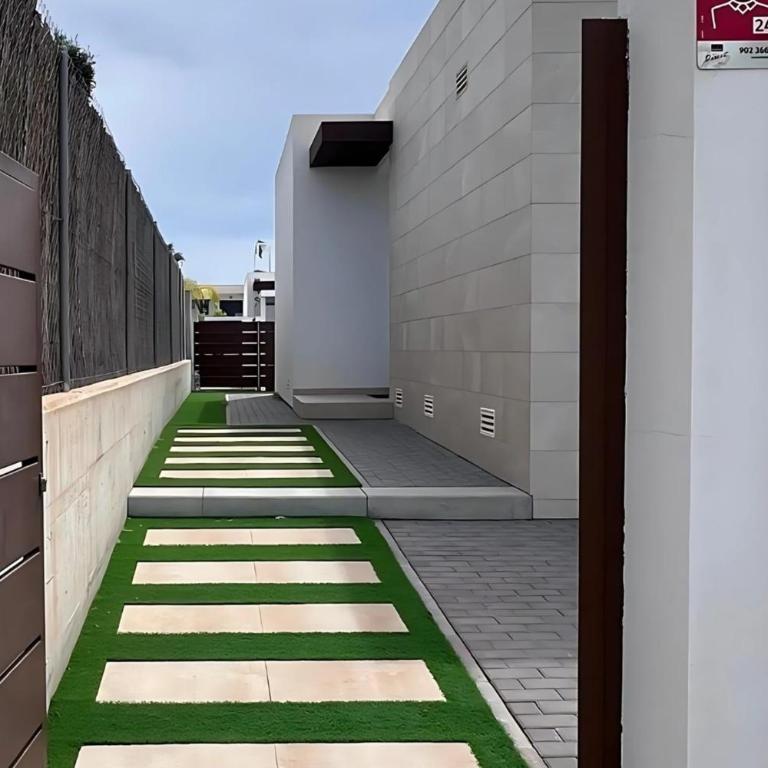 Modern villa with private pool at Golf Vistabella - Villa - 45