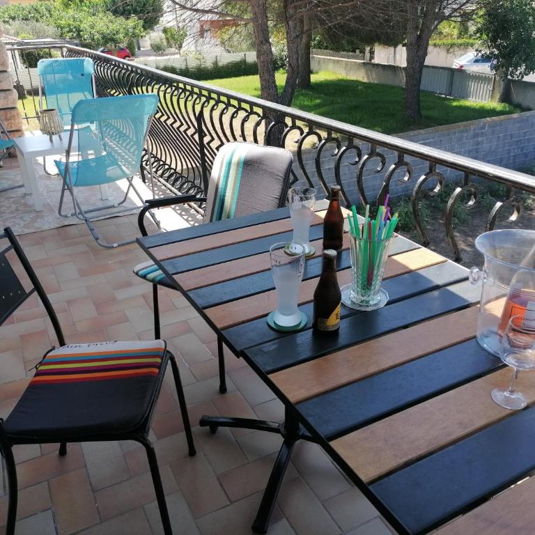 Villa climatisée, proche mer, 2 grands appartements indépendants, parking, WIFI - Maison 2 Chambres - 3