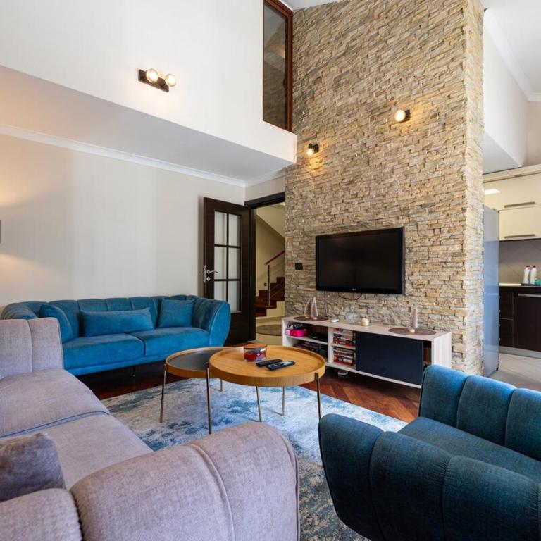 Vista Apartment - Four-Bedroom Apartment with Balcony - 4