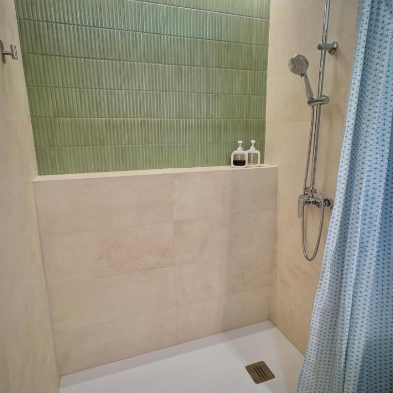 Stunning Home, AC, Beach, Backyard, 4 BR - Casa de 4 dormitorios - 28