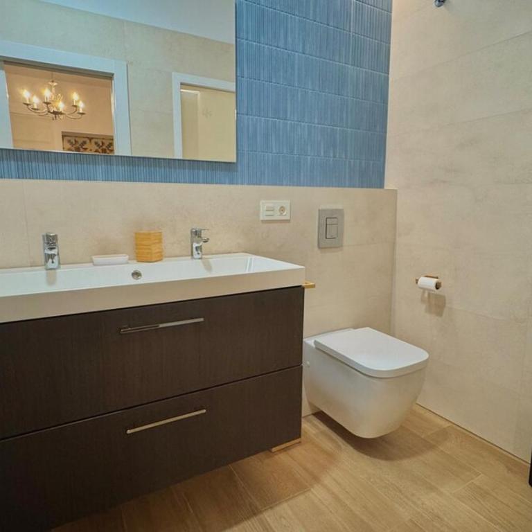 Stunning Home, AC, Beach, Backyard, 4 BR - Casa de 4 dormitorios - 24