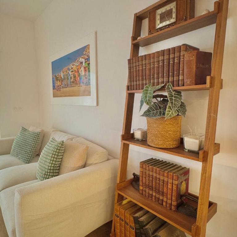 Stunning Home, AC, Beach, Backyard, 4 BR - Casa de 4 dormitorios - 12