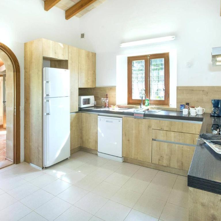 Villa Francisca by Villa Plus - Villa - 8