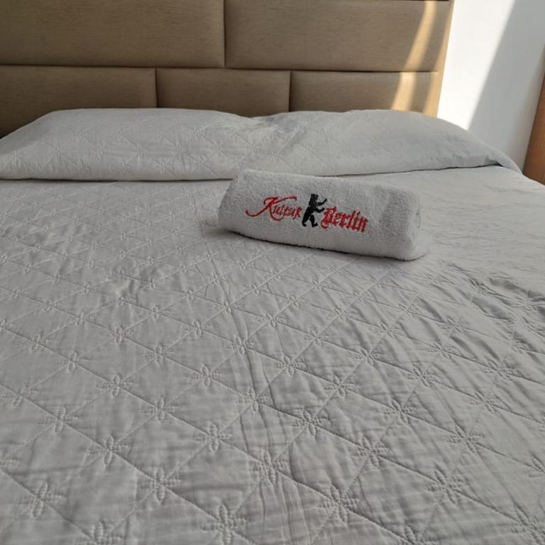 Kultur Berlin Hostel & Suites - Habitación con cama extragrande. - 1