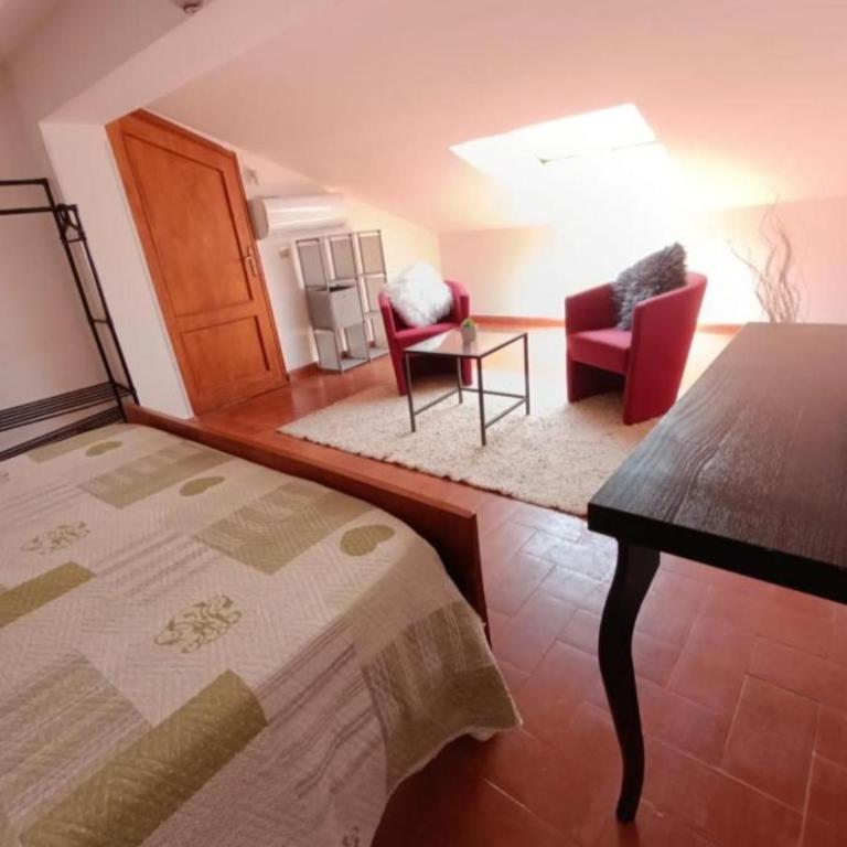 House in Garden - Two-Bedroom House - 25