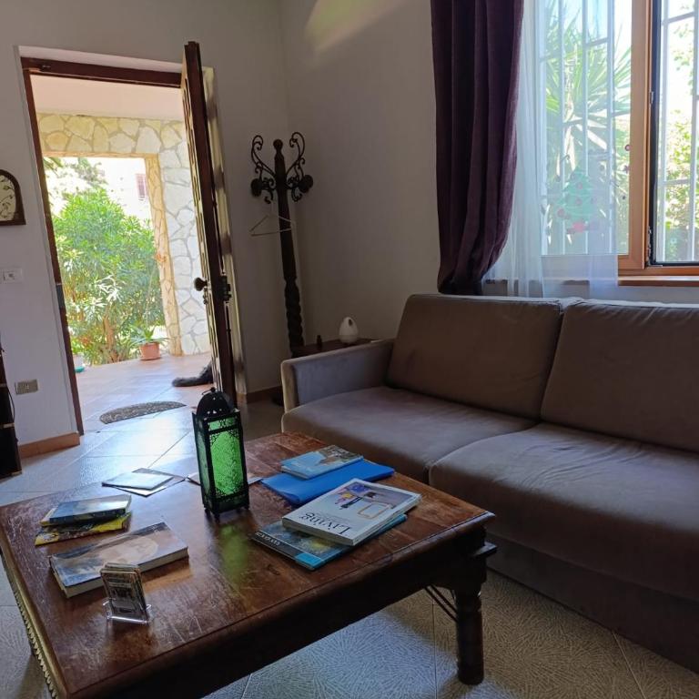 House in Garden - Two-Bedroom House - 9