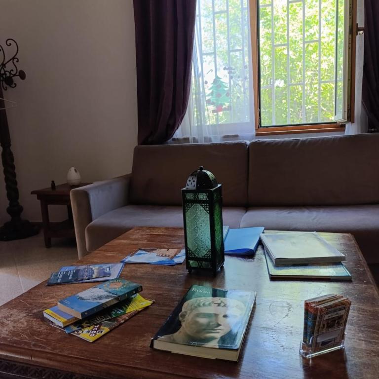 House in Garden - Two-Bedroom House - 12