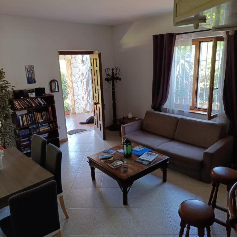 House in Garden - Two-Bedroom House - 10