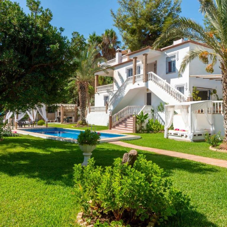 Villa Arantxa by Villa Plus - Villa - 17