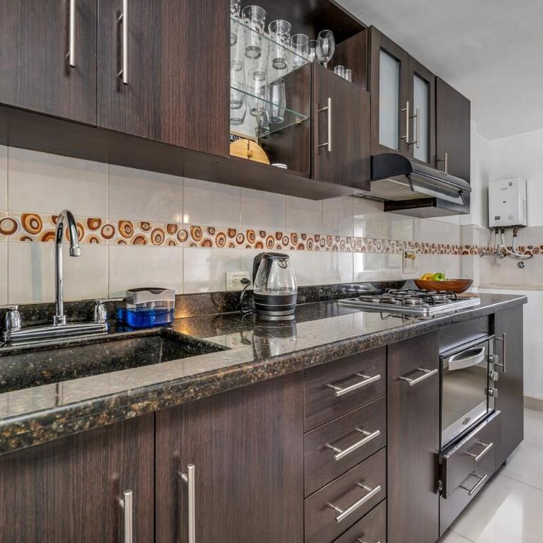 Maravilloso apartamento en El Poblado con parqueadero - Apartamento de 3 dormitorios - 8