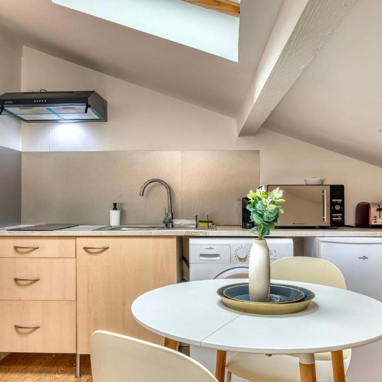 Le Petit Tolstoï - Appart cosy 2pers - Apartment - 26