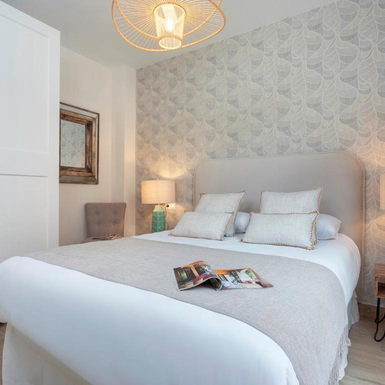 Genteel Home Plaza del Realejo Granada - Two-Bedroom Apartment - 6