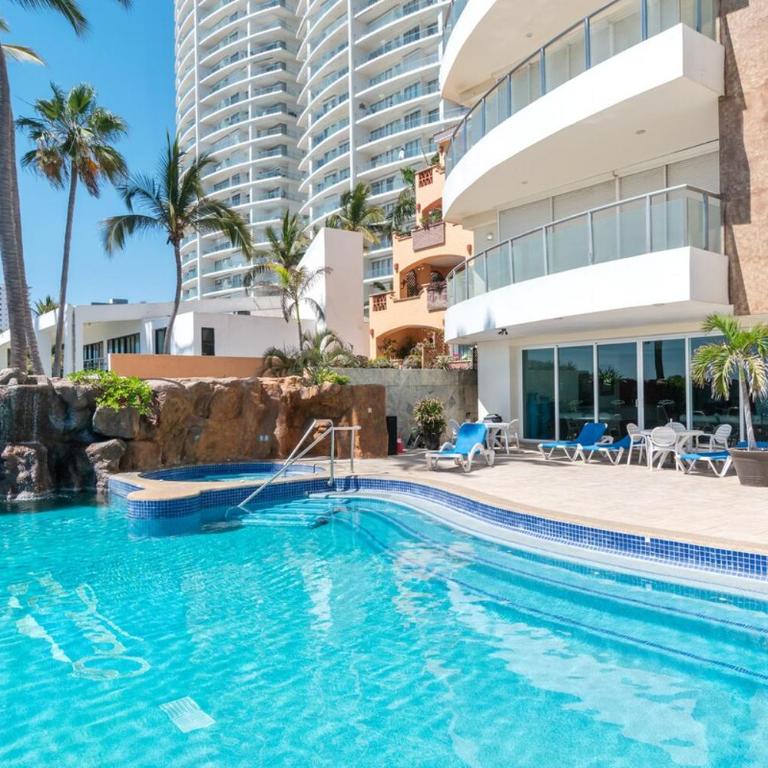 Beautiful View on the 23rd Floor Beach Front - Three-Bedroom Apartment - 5