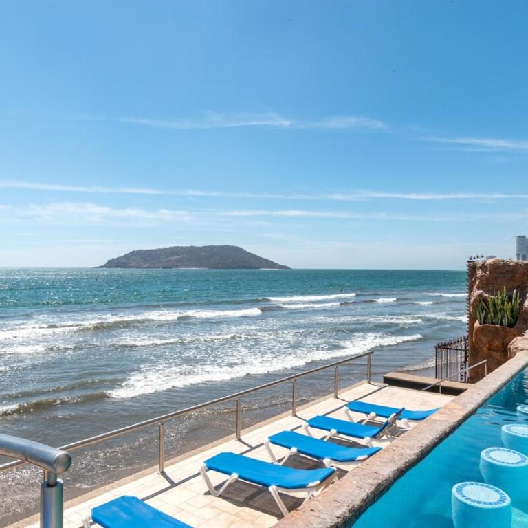 Beautiful View on the 23rd Floor Beach Front - Three-Bedroom Apartment - 8