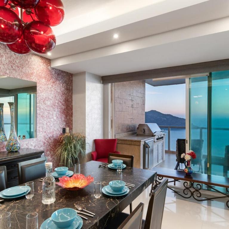 Beautiful View on the 23rd Floor Beach Front - Three-Bedroom Apartment - 28