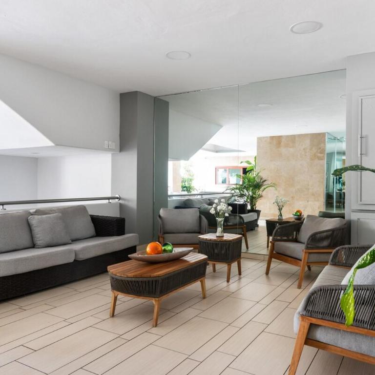 Beautiful View on the 23rd Floor Beach Front - Three-Bedroom Apartment - 44