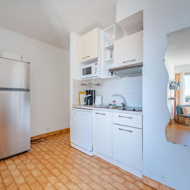 Appartement spacieux pour 8, Wi-Fi, vue mer - FR-1-827-21 - Appartement - 3