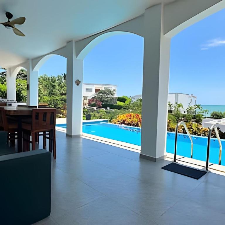 Hermosa casa en Jama Campay con vista al mar - Three-Bedroom House - 13