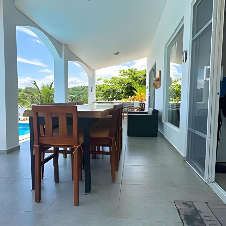 Hermosa casa en Jama Campay con vista al mar - Three-Bedroom House - 14