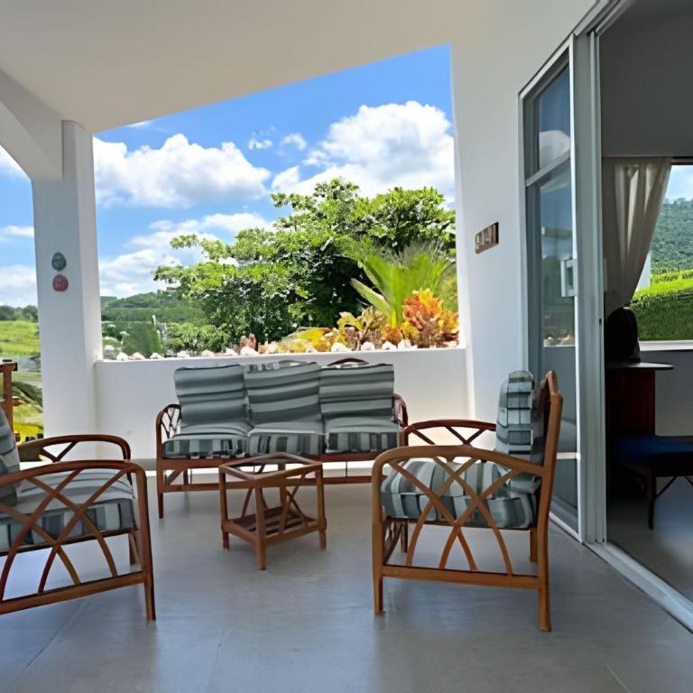 Hermosa casa en Jama Campay con vista al mar - Three-Bedroom House - 17