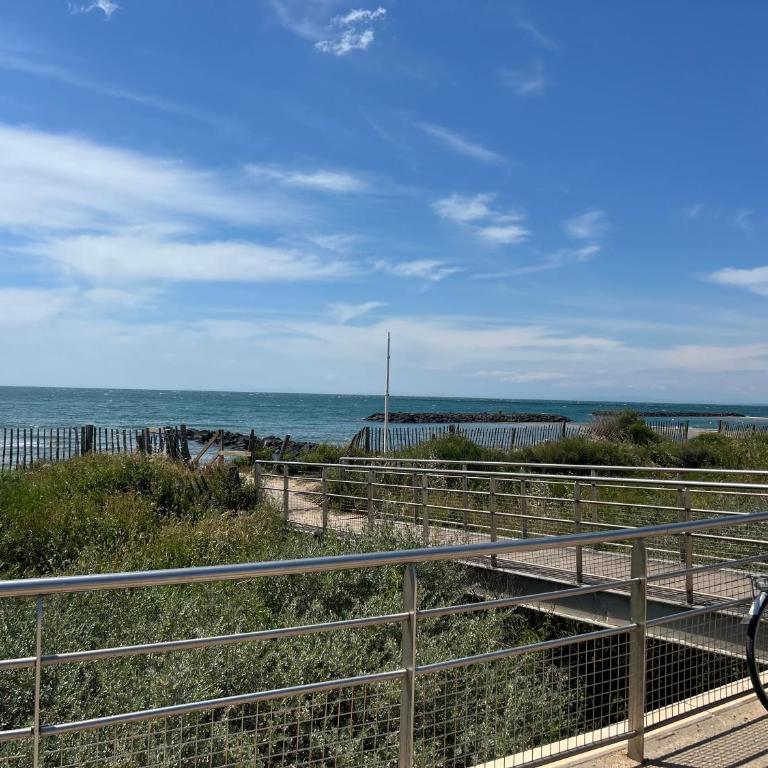 Haut Standing ACCÈS DIRECT MER 3min à pieds,Parking privée, Wifi, Netflix - Appartement 2 Chambres - 5